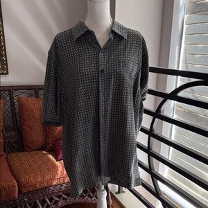 Nat Nast Men's Dark Gray Patterned Short-Sleeve 100% Silk Button-Up Shirt